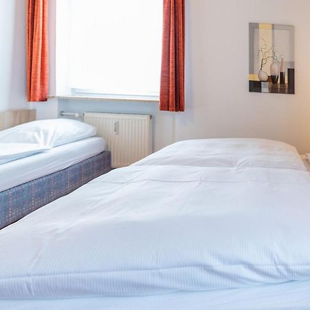 Hotel Am Roemerplatz Улм Екстериор снимка