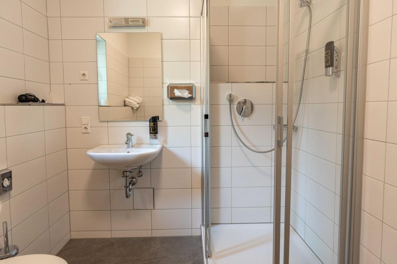 Hotel Am Roemerplatz Улм Екстериор снимка
