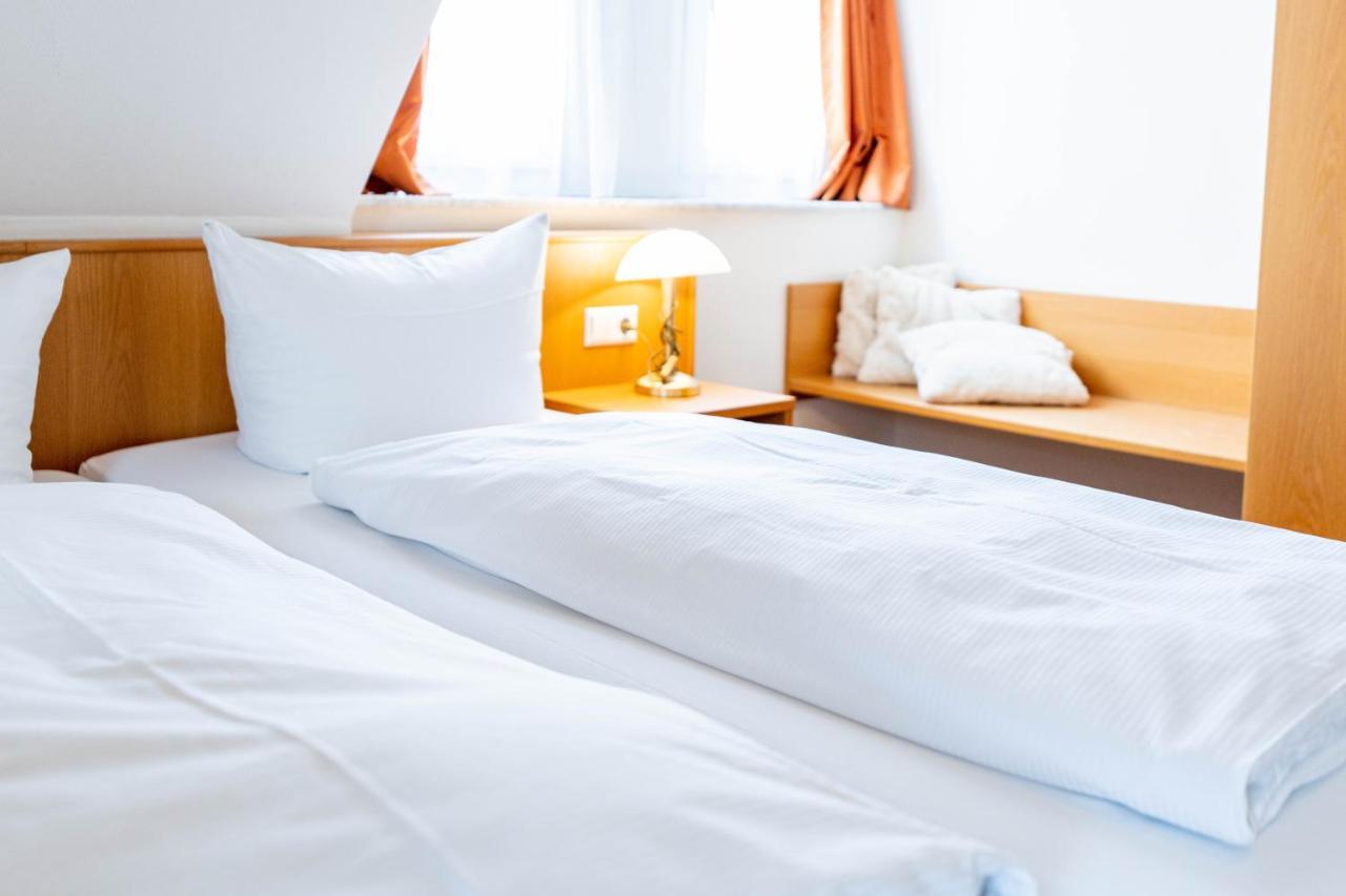 Hotel Am Roemerplatz Улм Екстериор снимка