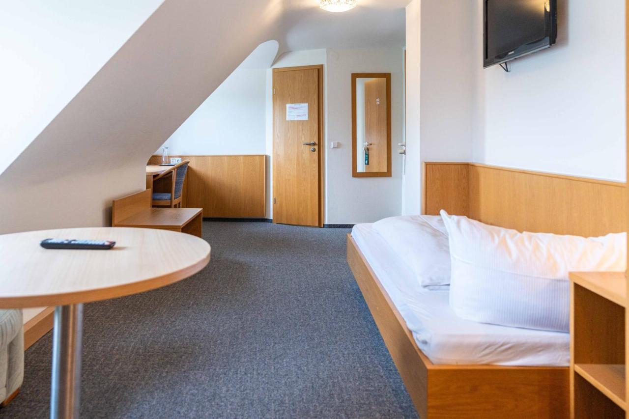 Hotel Am Roemerplatz Улм Екстериор снимка