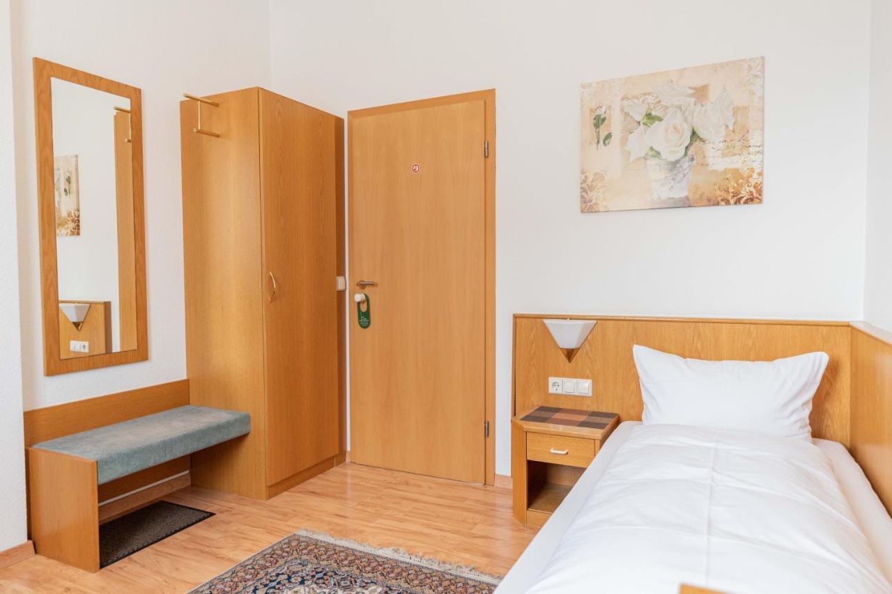 Hotel Am Roemerplatz Улм Екстериор снимка