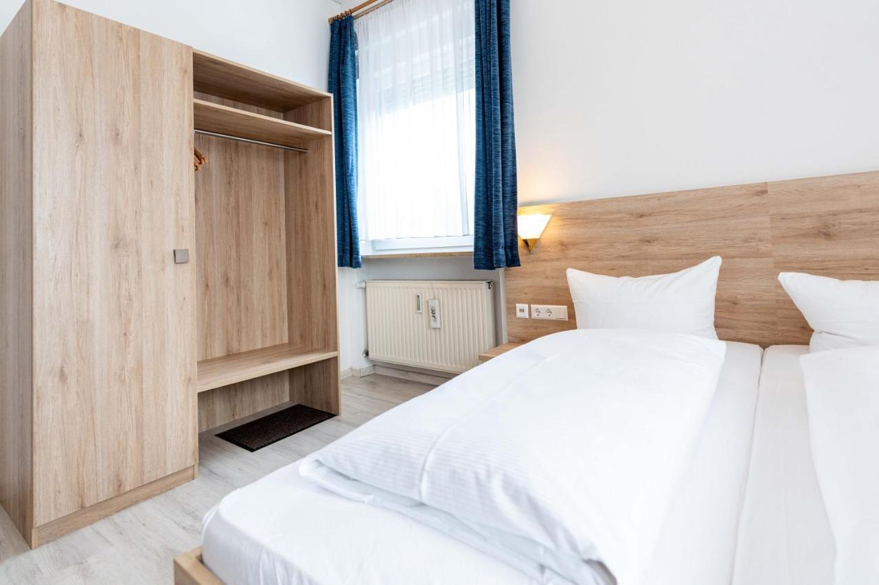 Hotel Am Roemerplatz Улм Екстериор снимка