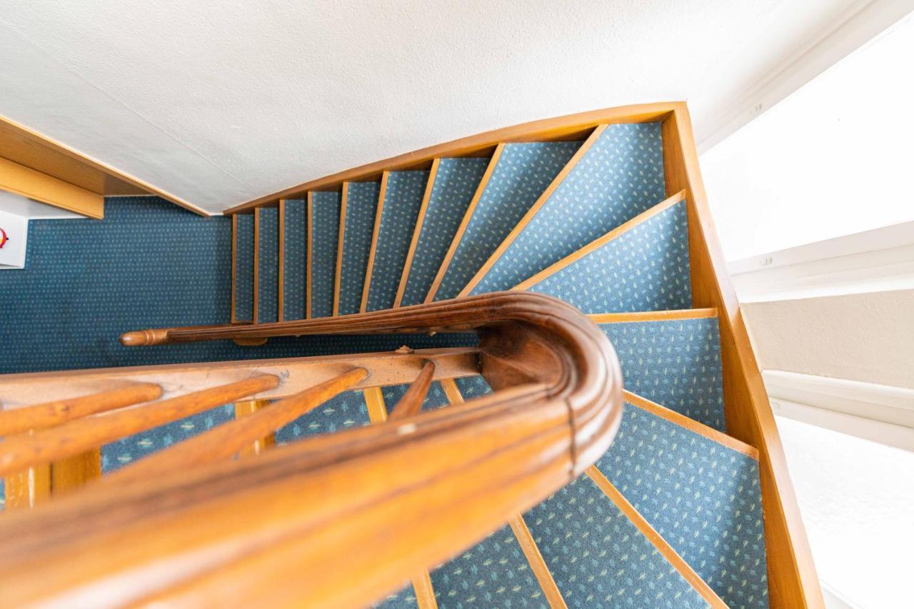 Hotel Am Roemerplatz Улм Екстериор снимка