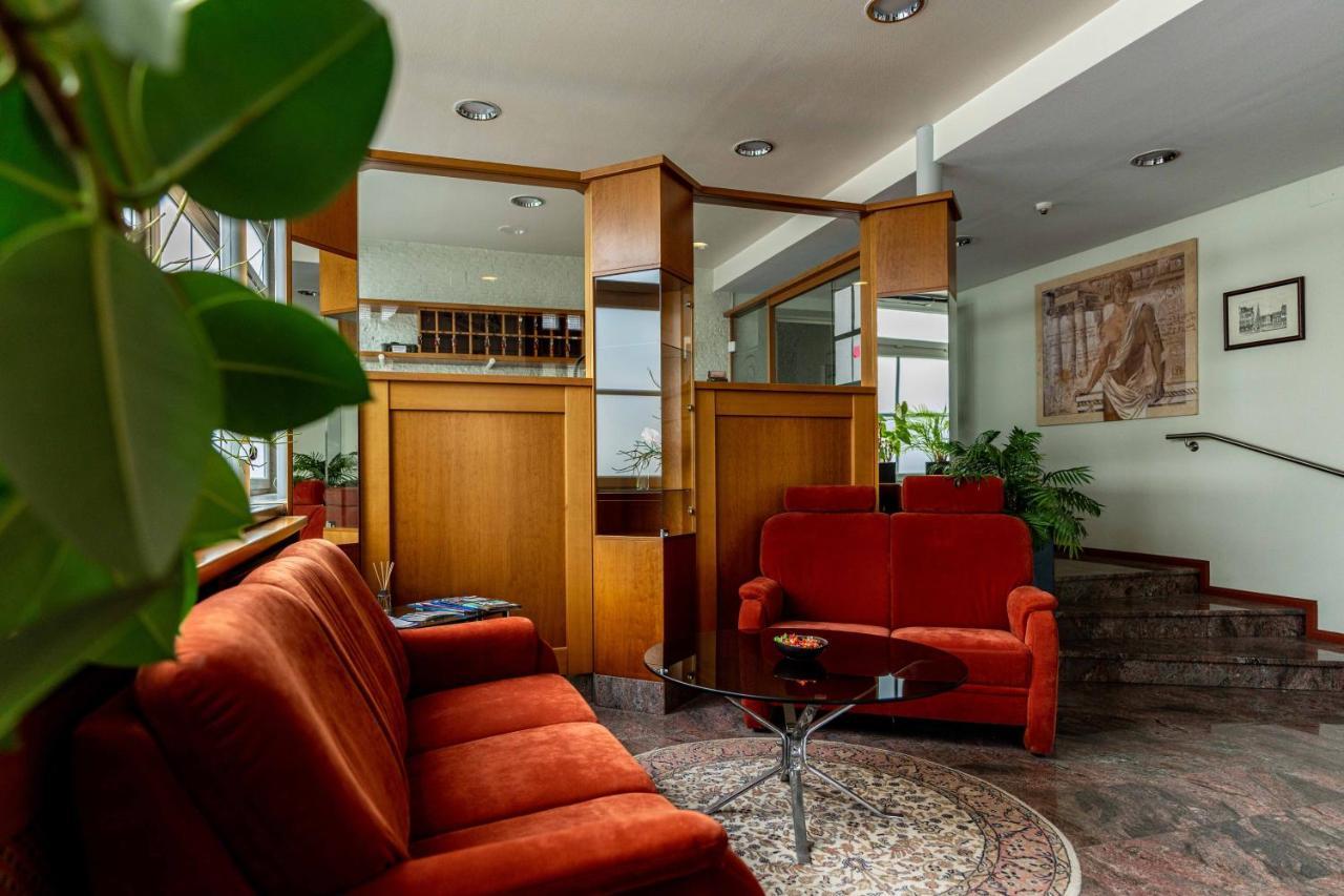 Hotel Am Roemerplatz Улм Екстериор снимка