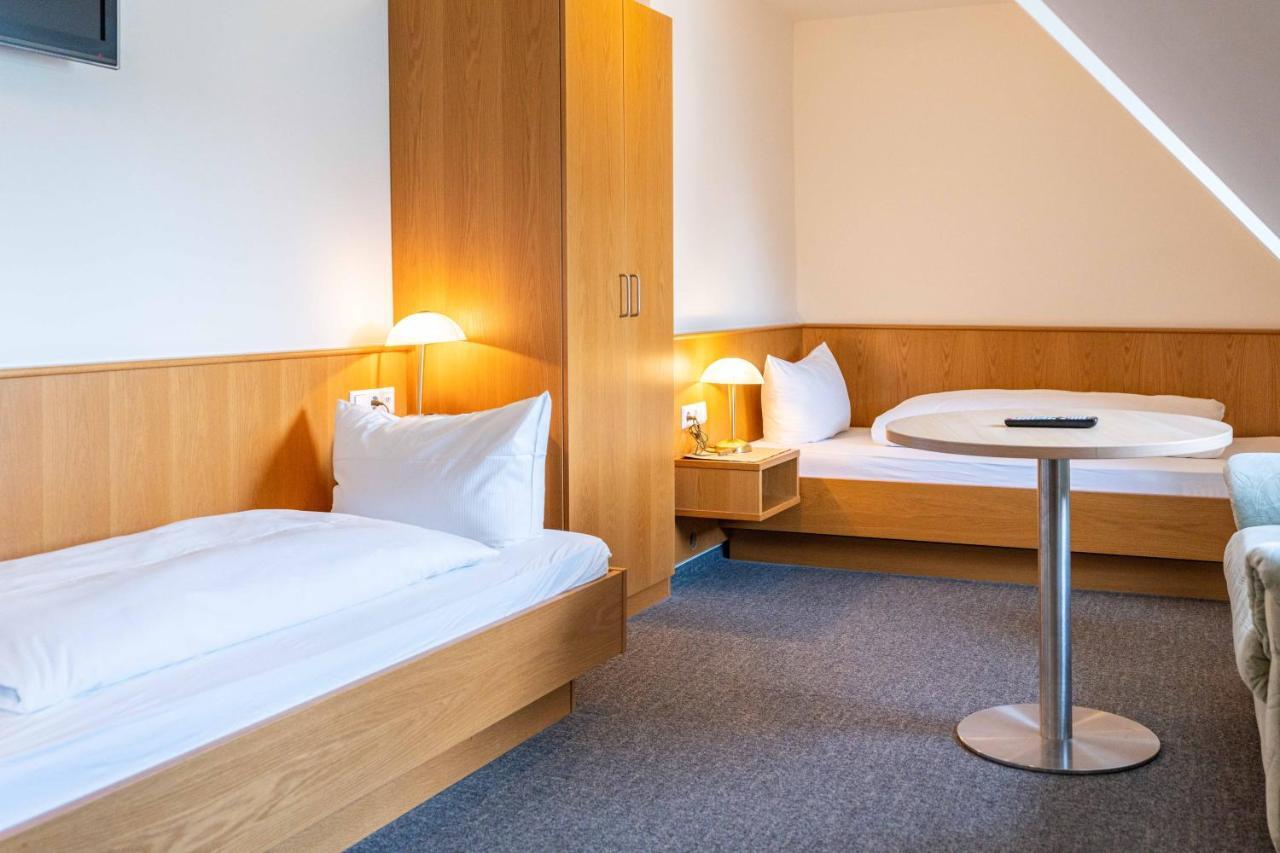 Hotel Am Roemerplatz Улм Екстериор снимка