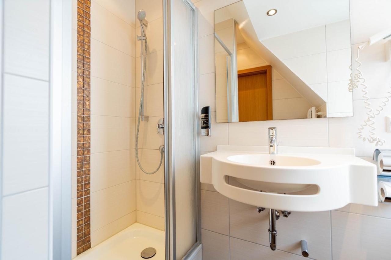 Hotel Am Roemerplatz Улм Екстериор снимка