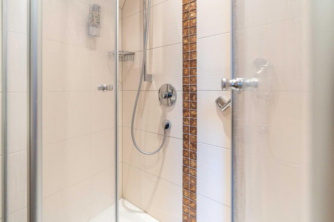 Hotel Am Roemerplatz Улм Екстериор снимка
