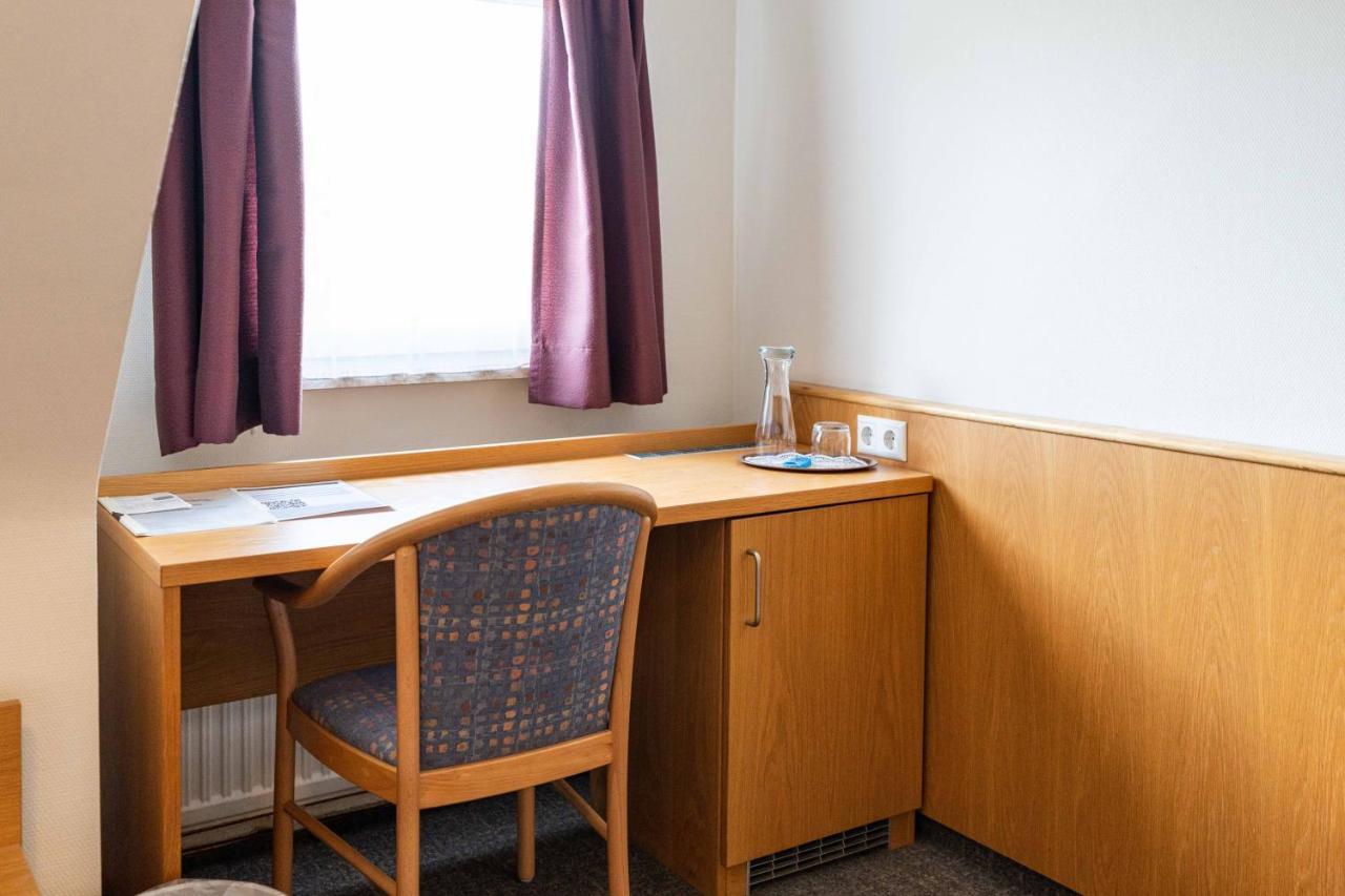 Hotel Am Roemerplatz Улм Екстериор снимка