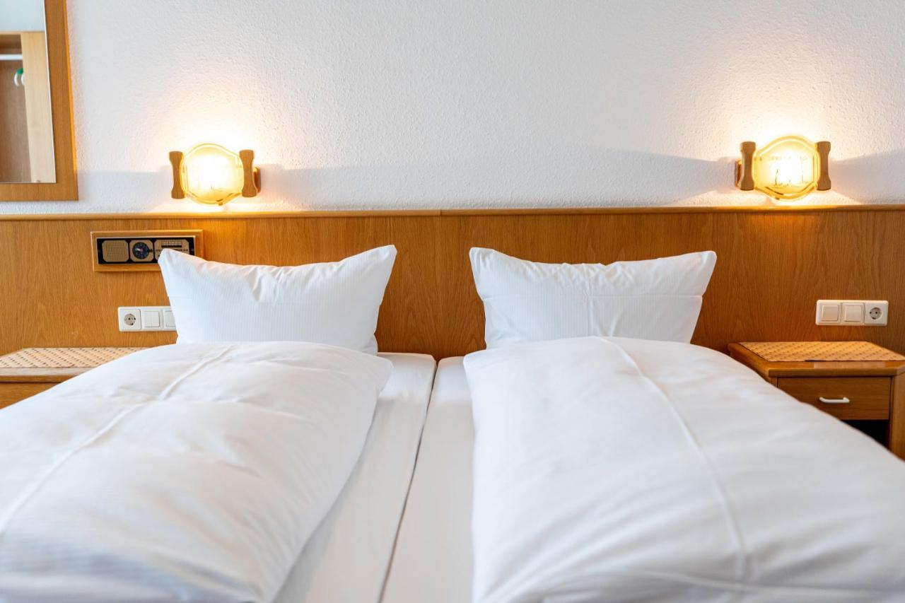 Hotel Am Roemerplatz Улм Екстериор снимка