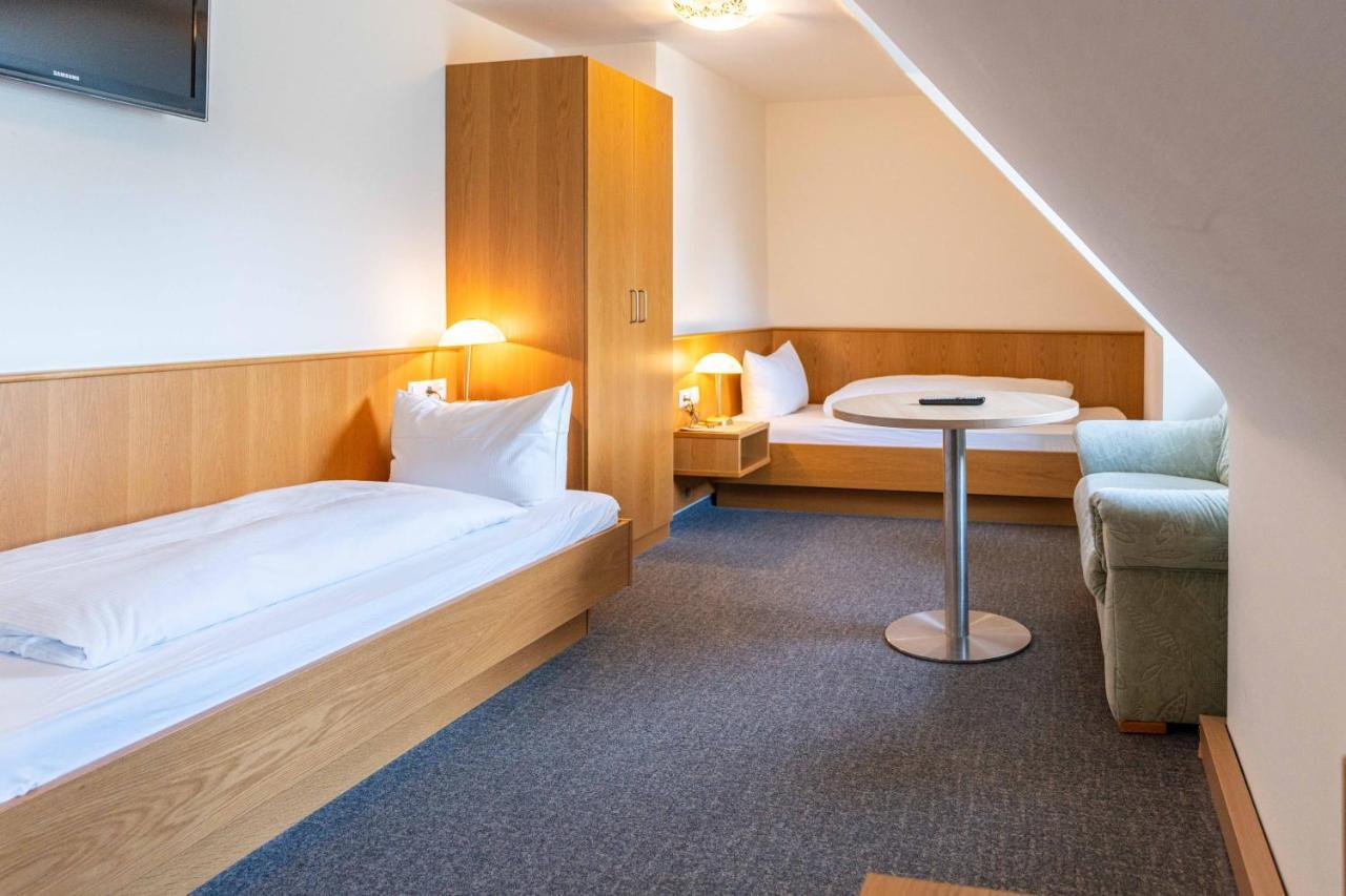 Hotel Am Roemerplatz Улм Екстериор снимка
