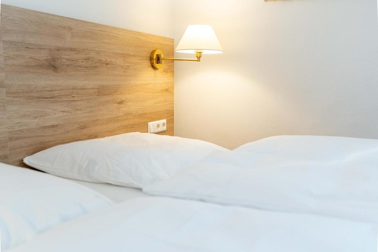 Hotel Am Roemerplatz Улм Екстериор снимка