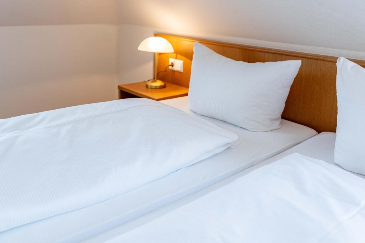 Hotel Am Roemerplatz Улм Екстериор снимка