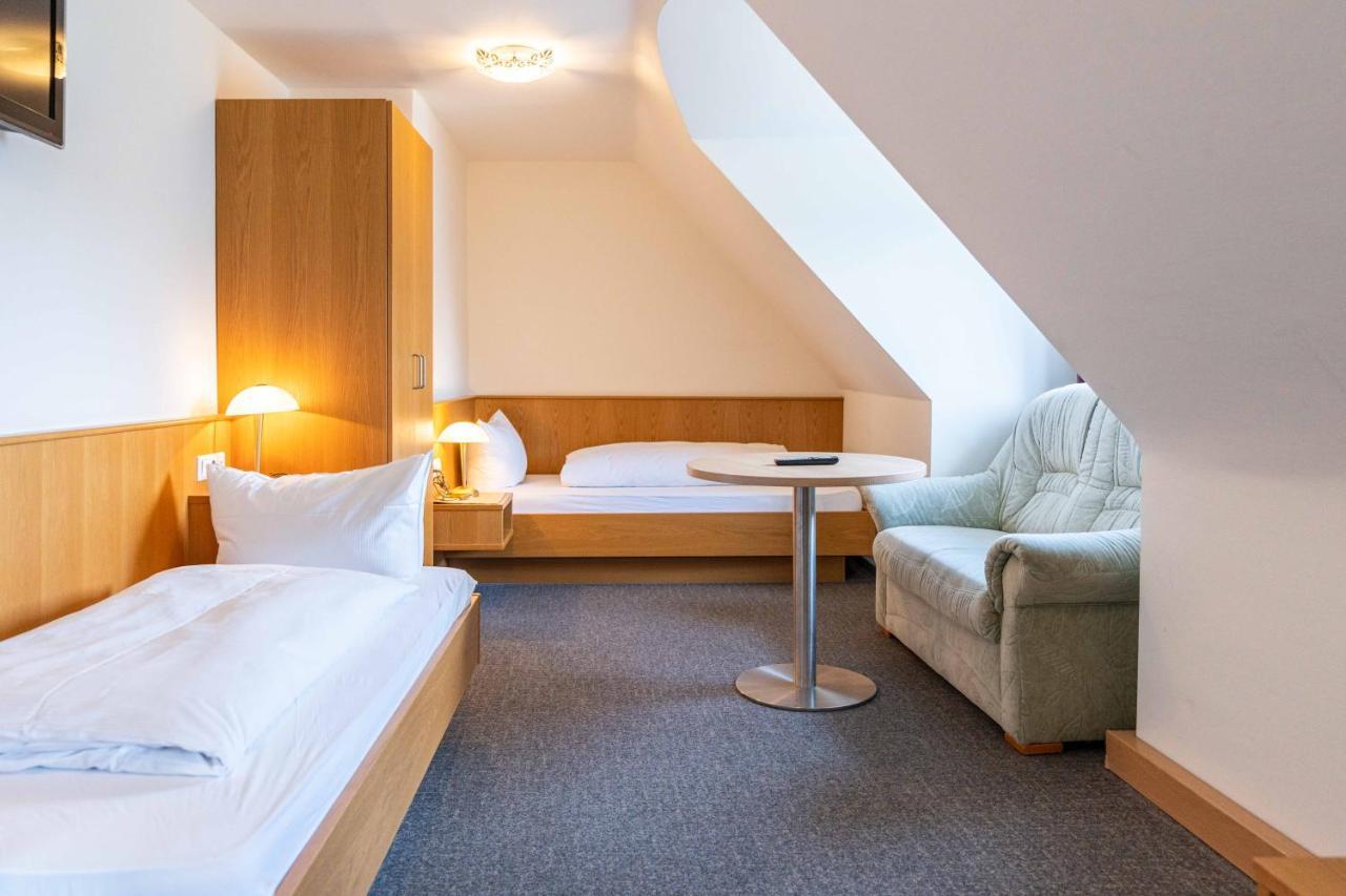Hotel Am Roemerplatz Улм Екстериор снимка