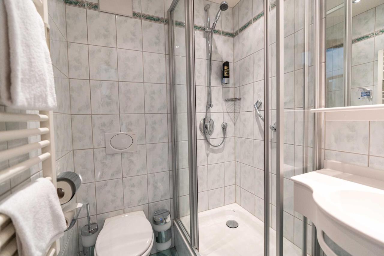 Hotel Am Roemerplatz Улм Екстериор снимка