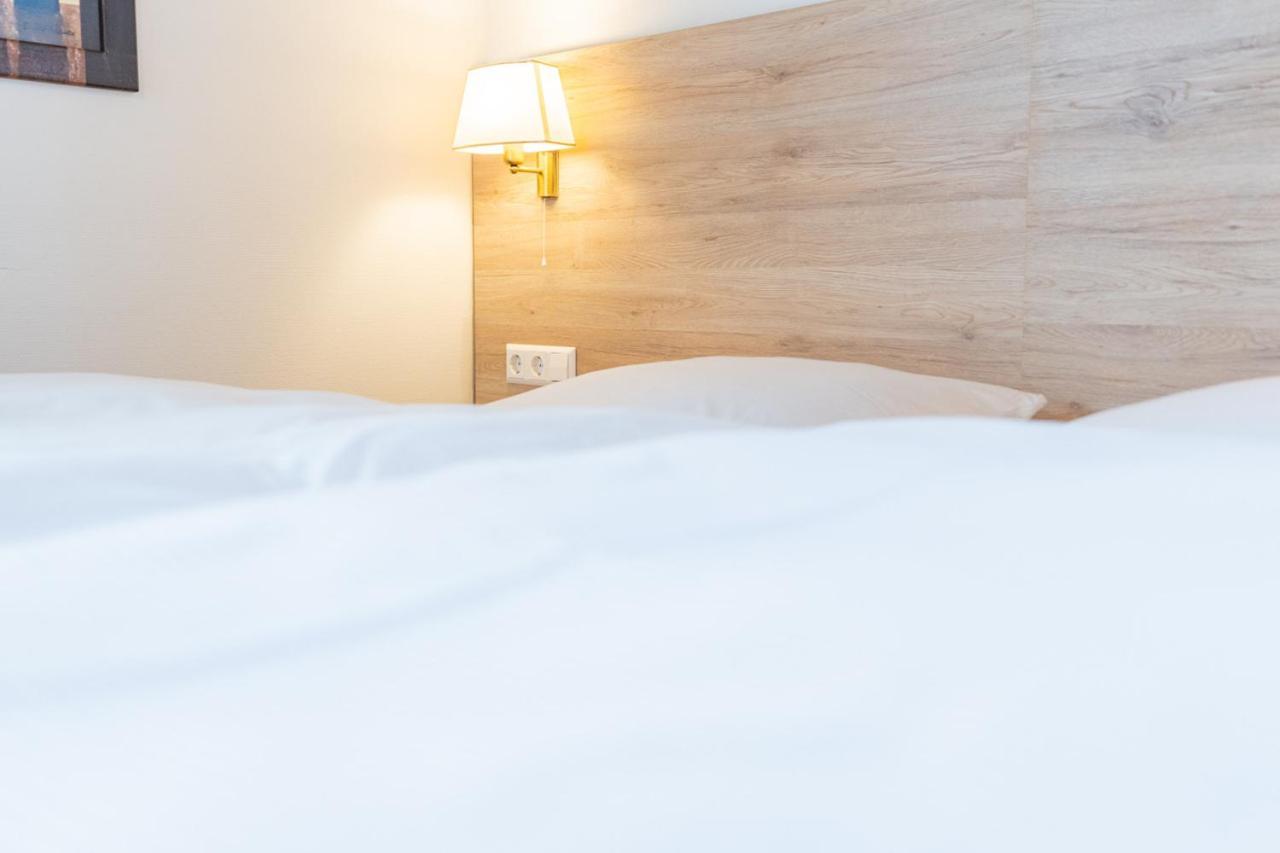 Hotel Am Roemerplatz Улм Екстериор снимка
