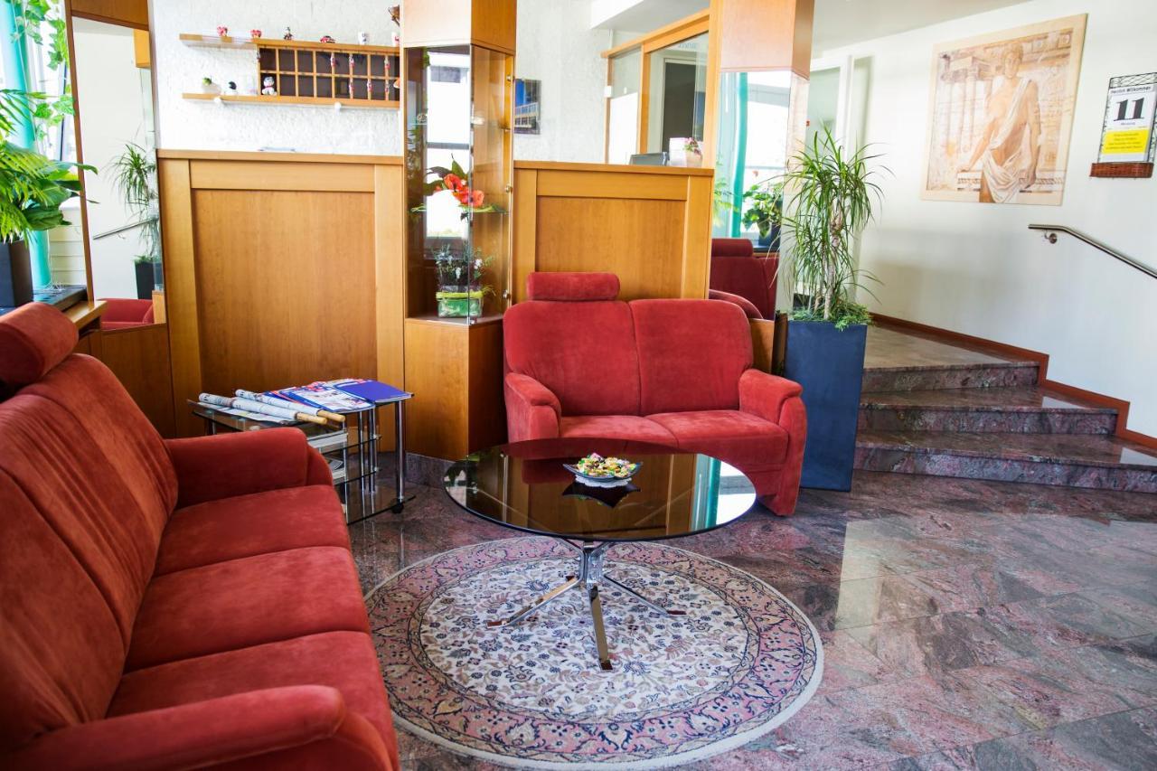Hotel Am Roemerplatz Улм Екстериор снимка